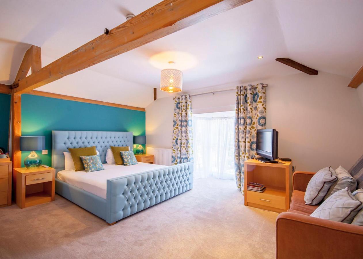 The Highworth Hotel 스윈던 외부 사진