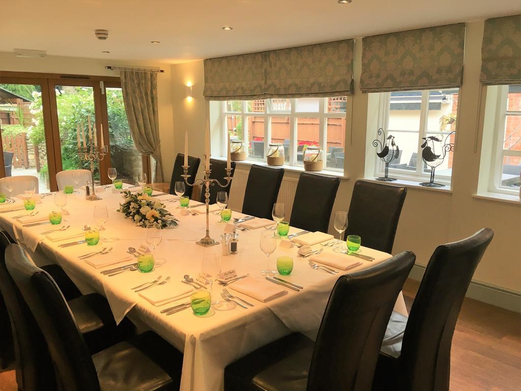 The Highworth Hotel 스윈던 외부 사진