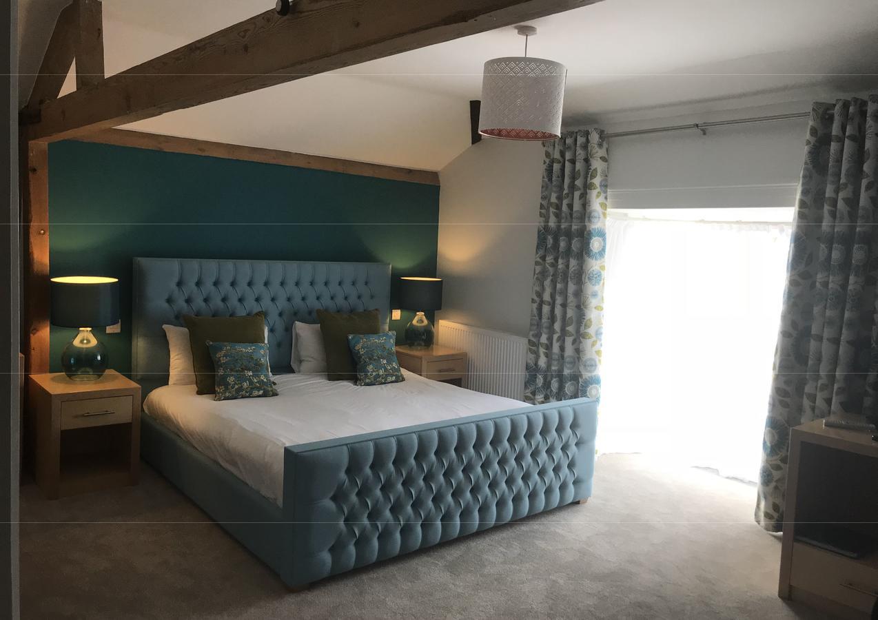 The Highworth Hotel 스윈던 외부 사진