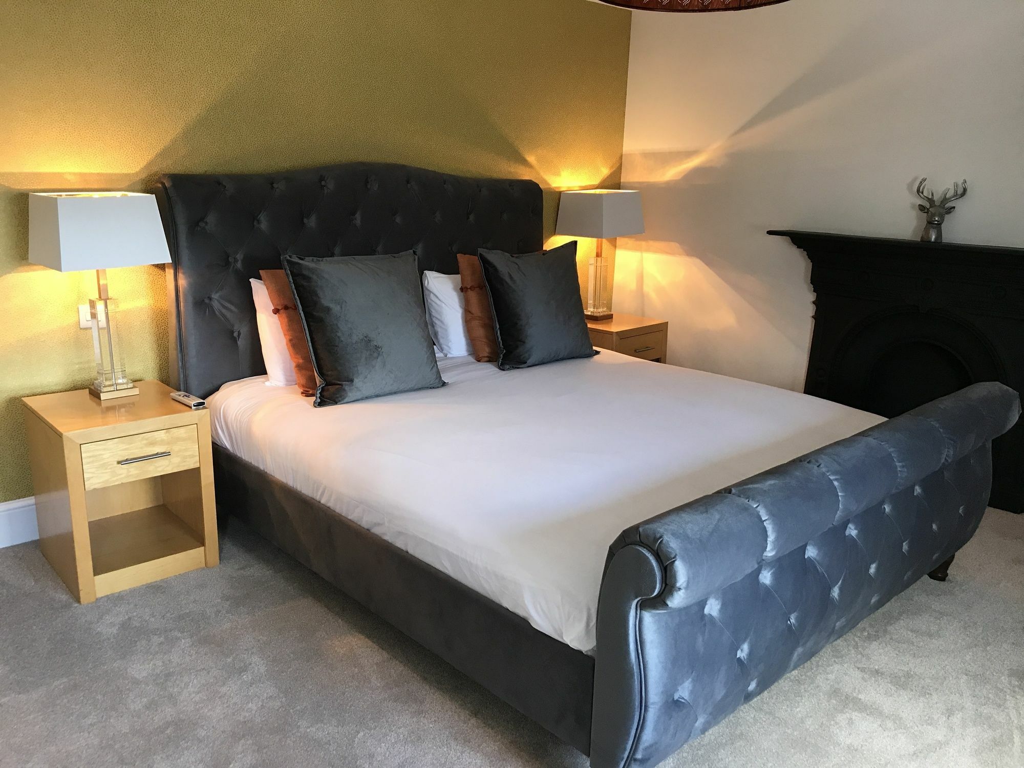 The Highworth Hotel 스윈던 외부 사진